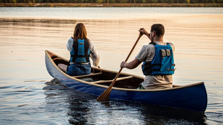 How to Stop Canoeing: A Beginner’s Guide to Safe Endings